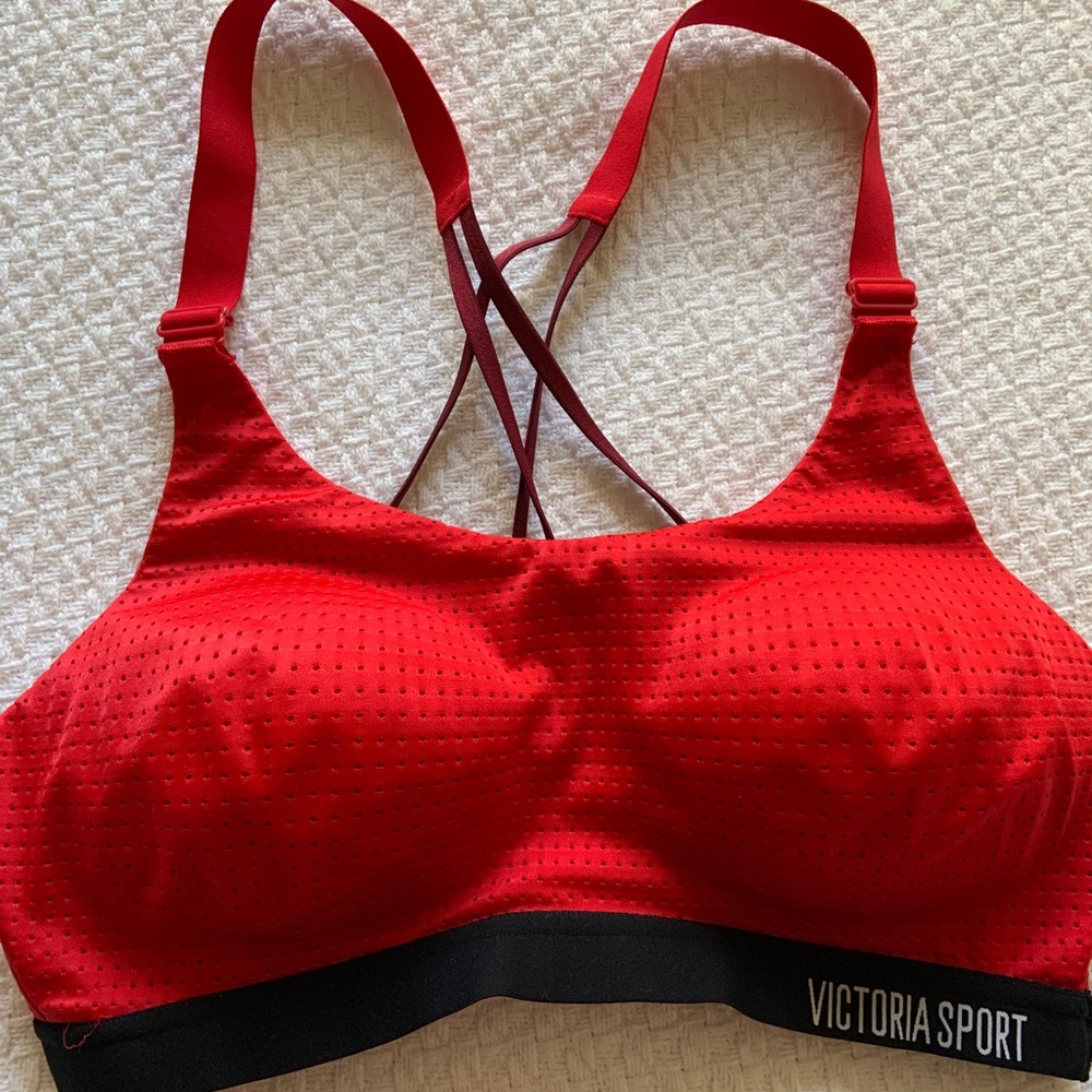 Victoria’s Secret strappy red sports bra 34c